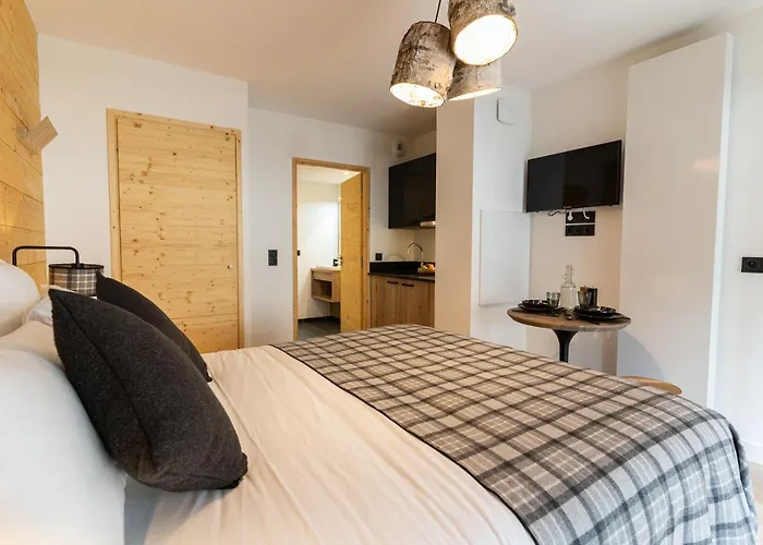 Aparthotel Roches Blanches By Daddy Pool - Terresens 3*